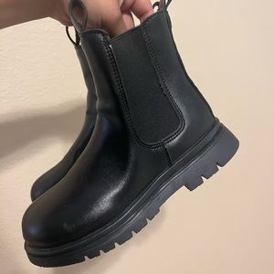 Kids black boots